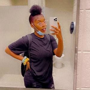 Meet your Posher, Lamaya